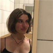enseignement des bases de la langue, du vocabulaire et de la grammaire